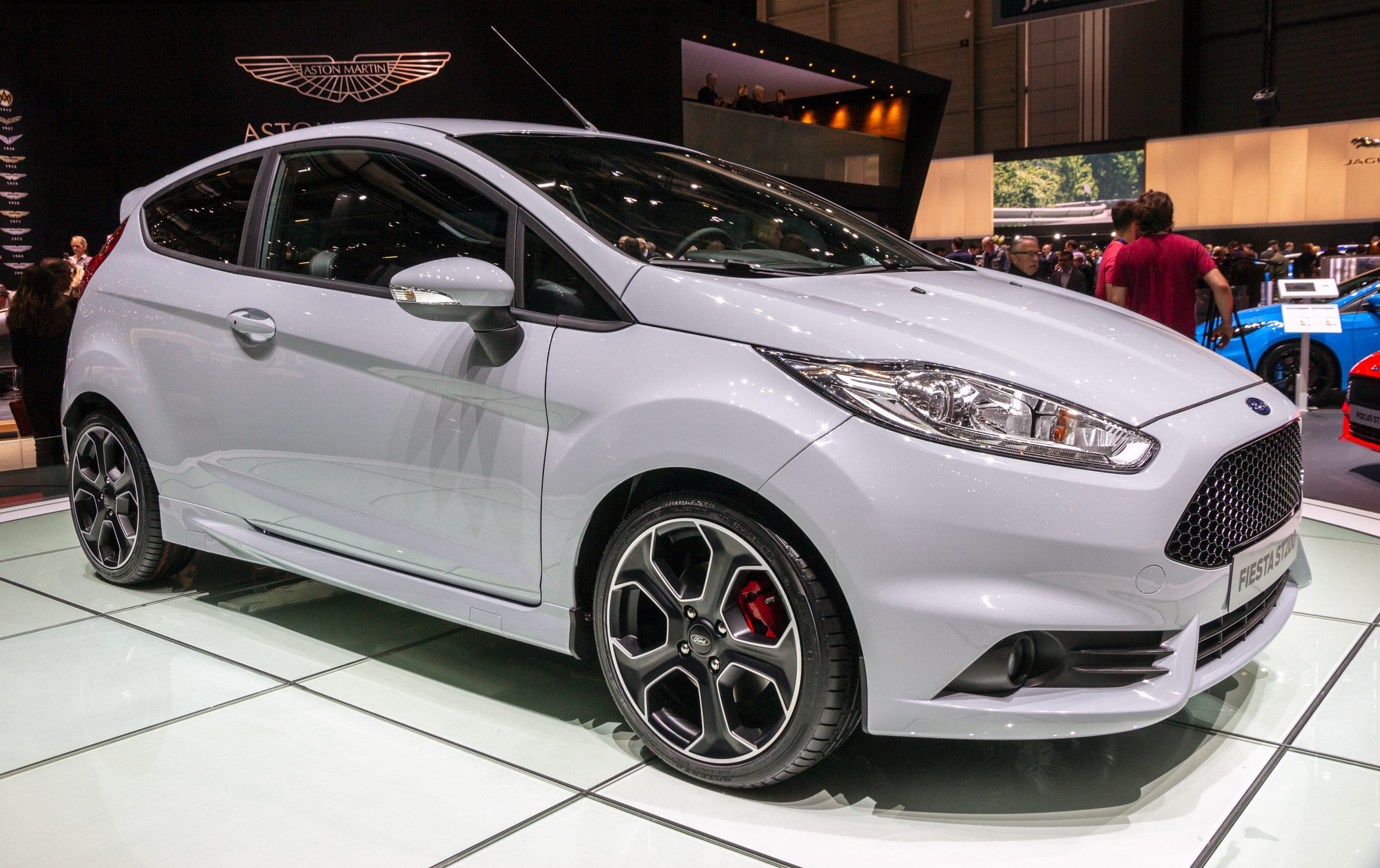 White Ford Fiesta ST200 car in a showroom