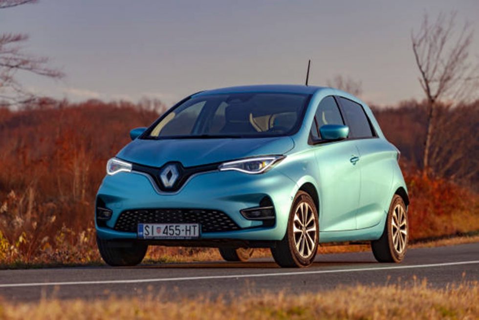 blue Renault zoe